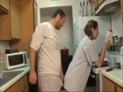 Отец дочь на кухне видео